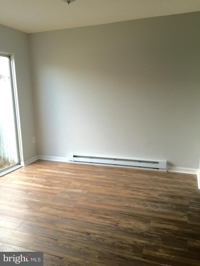 91 Grand Dr, Taneytown, MD 21787 - photo 4