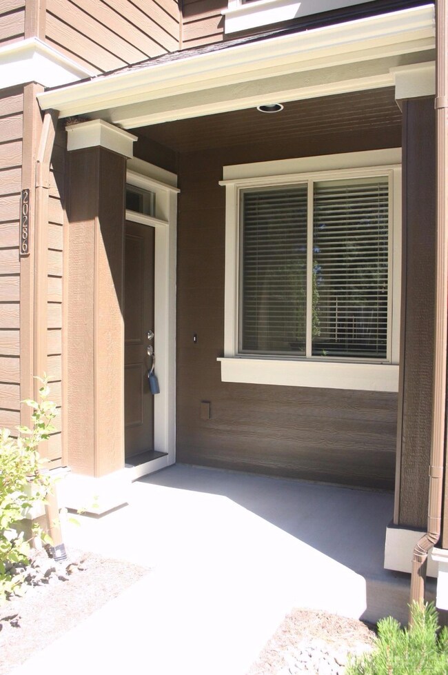20286 Narnia Place unit 2, Bend, OR 97702 - photo 3
