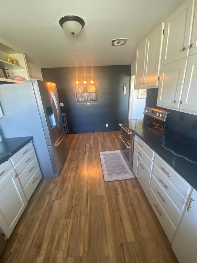 703 S Jefferson St, Hugoton, KS 67951 - photo 7