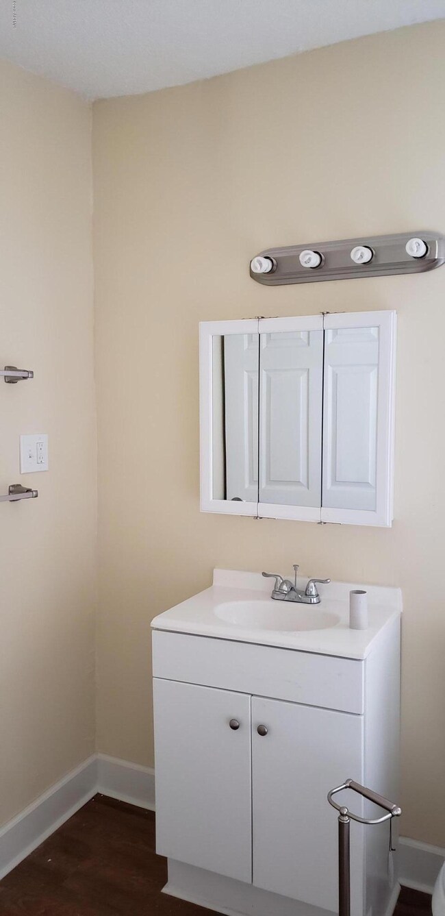 1013 W 45th St, Savannah, GA 31405 - photo 5