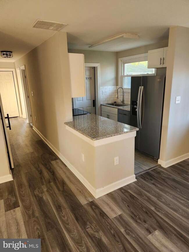 1002 Edgerly Rd, Glen Burnie, MD 21060 - photo 2