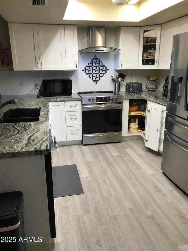 5318 W Shaw Butte Dr, Glendale, AZ 85304 - photo 7