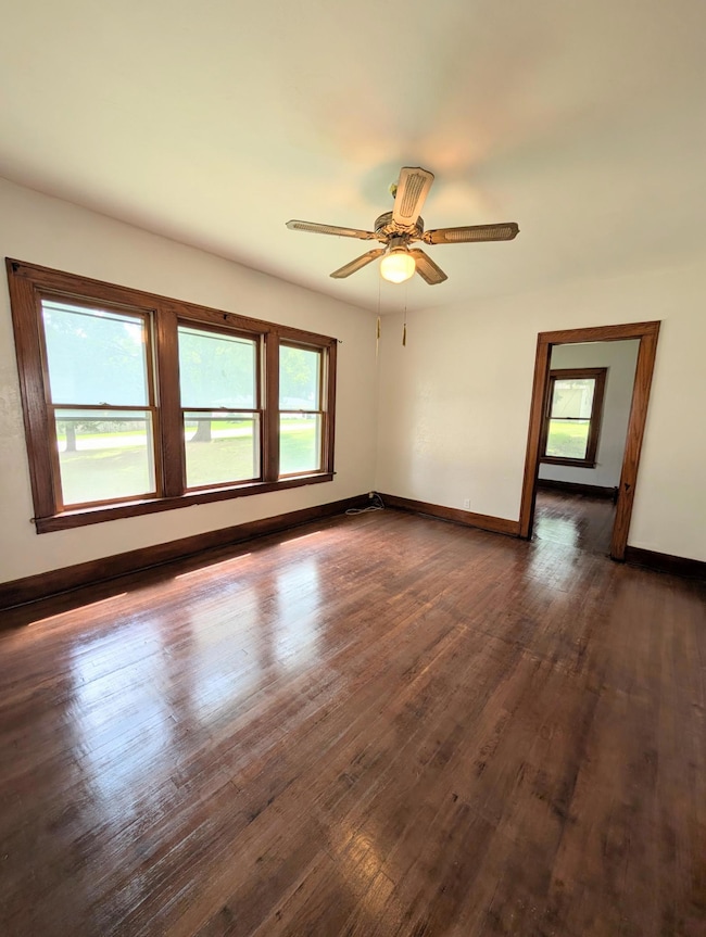 714 Main St, Emmons, MN 56029 - photo 4