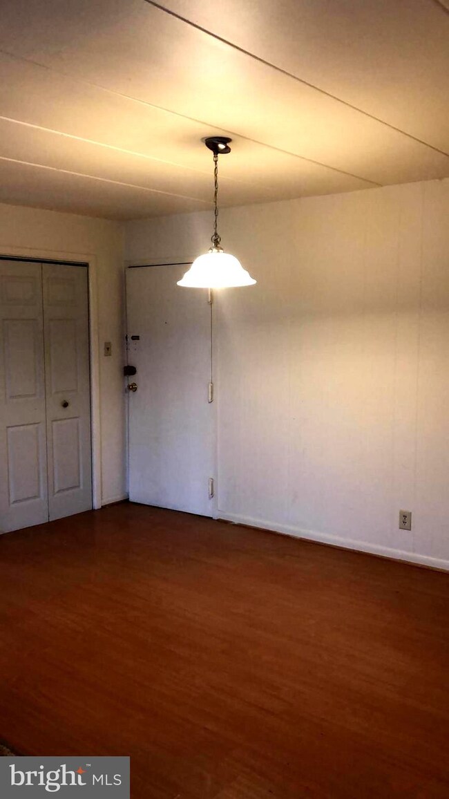 6011 Emerson St unit 416, Bladensburg, MD 20710 - photo 4
