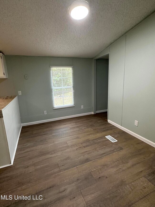 5902 Kings Rd, Moss Point, MS 39563 - photo 2