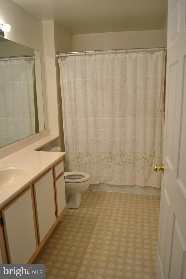 4401 Silverbrook Ln, Owings Mills, MD 21117 - photo 4