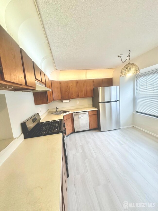 176 Chippenham Ct, Piscataway, NJ 08854 - photo 7