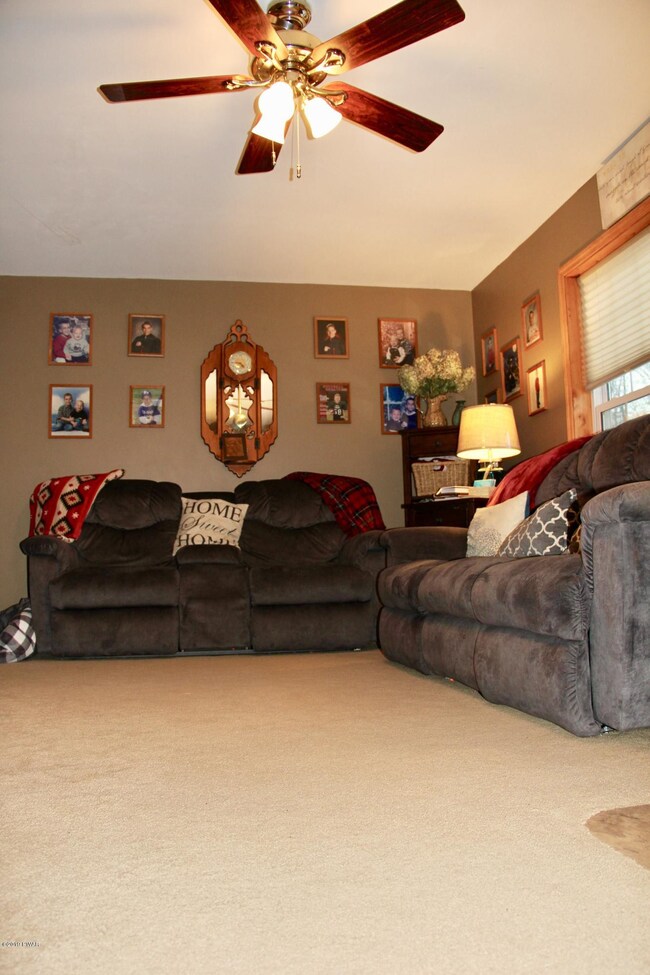 112 Larch Dr, Milford, PA 18337 - photo 5