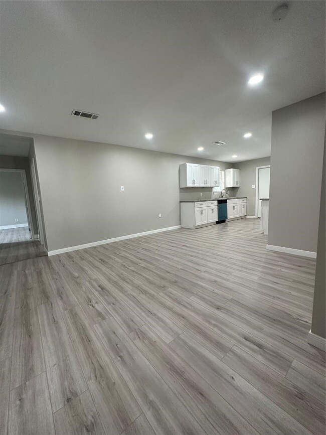 15514 Corsair Rd, Houston, TX 77053 - photo 5