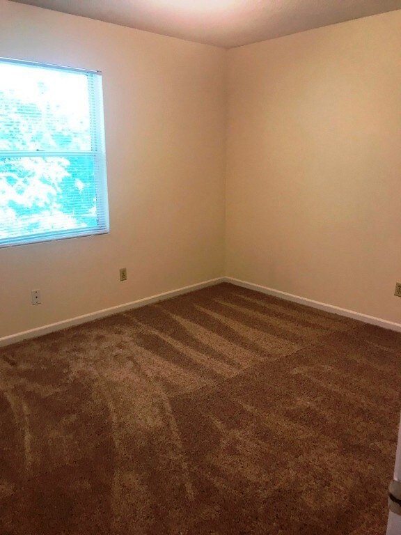 205 Kirk Ln unit 8, Pendleton, SC 29670 - photo 7