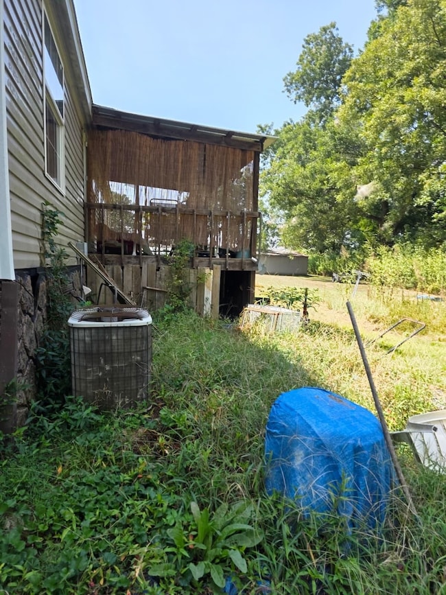 643 Brazil Eaton Rd, Trenton, TN 38382 - photo 5