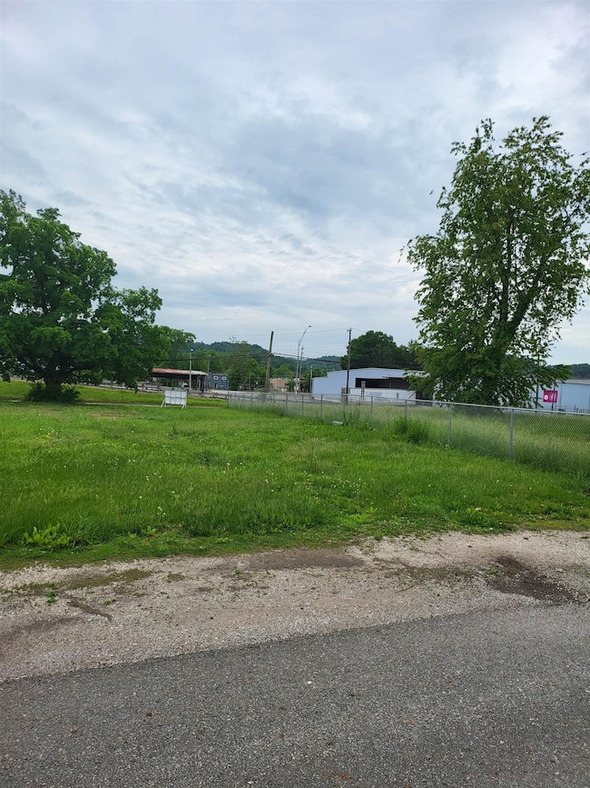 1716 Adams Ave, Huntington, WV 25704 - photo 2