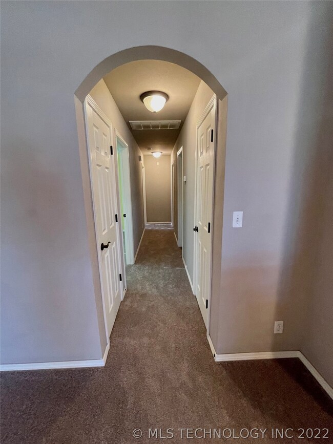 412 E 149th St S, Glenpool, OK 74033 - photo 4