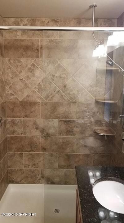 Walkin Tile Shower (Master Bath)