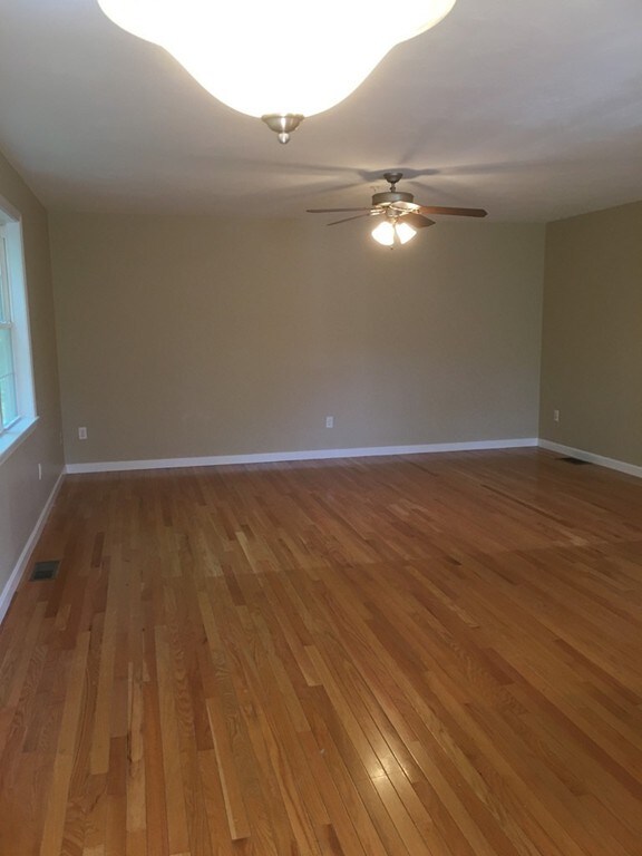 23 3rd St unit E, Webster, MA 01570 - photo 5