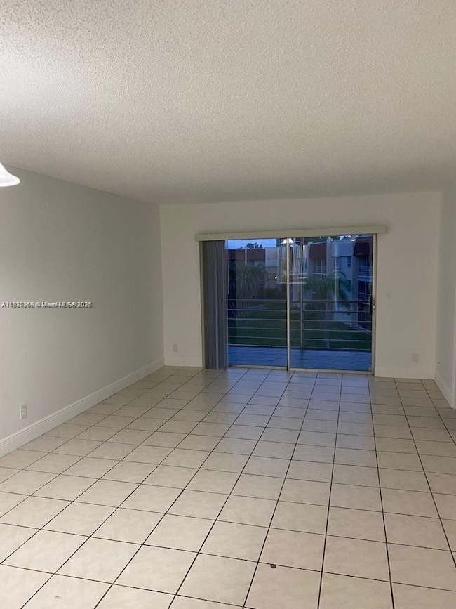 1638 Embassy Dr unit 312, West Palm Beach, FL 33401 - photo 2