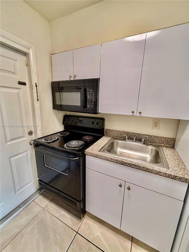 2571 NW 13th Ct unit 2, Fort Lauderdale, FL 33311 - photo 6