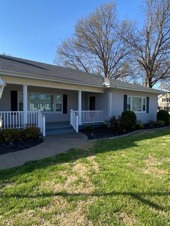 412 Murdock N A, Parsons, KS 67357 - photo 4