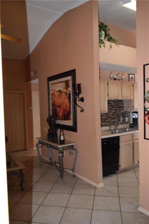 112 Barrel Cactus Dr, Horizon City, TX 79928 - photo 6