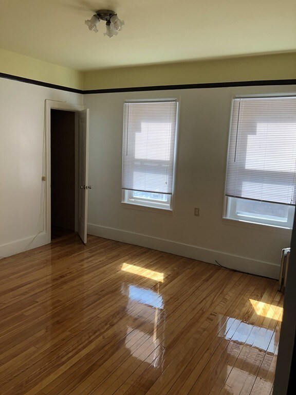 29 Bridgeport St unit 2, Worcester, MA 01604 - photo 4