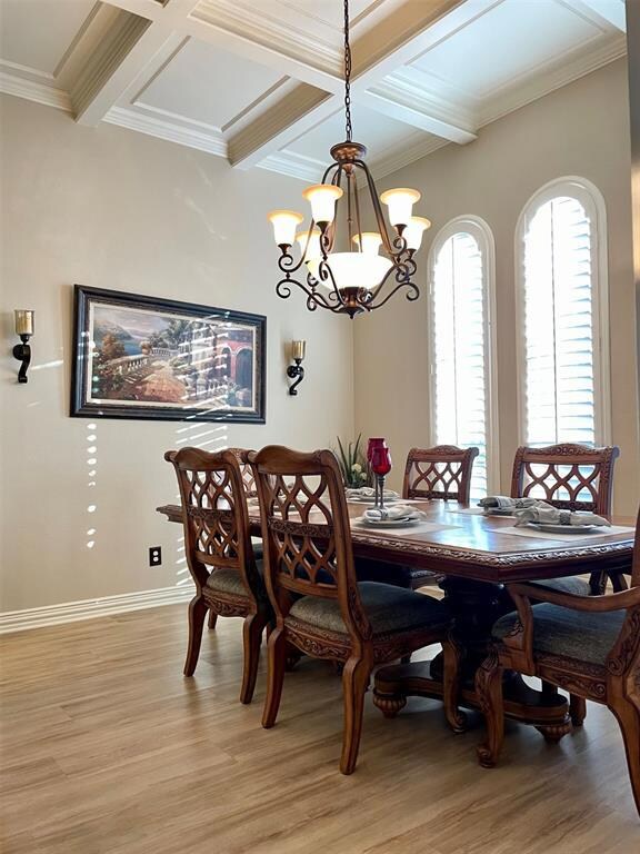 Formal dining with coffered beam ceiling