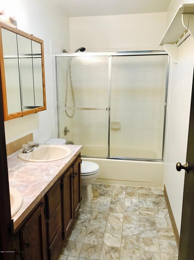 1102 Full Bathroom