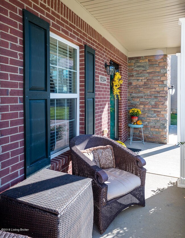 10504 Evanwood Dr, Louisville, KY 40228 - photo 3