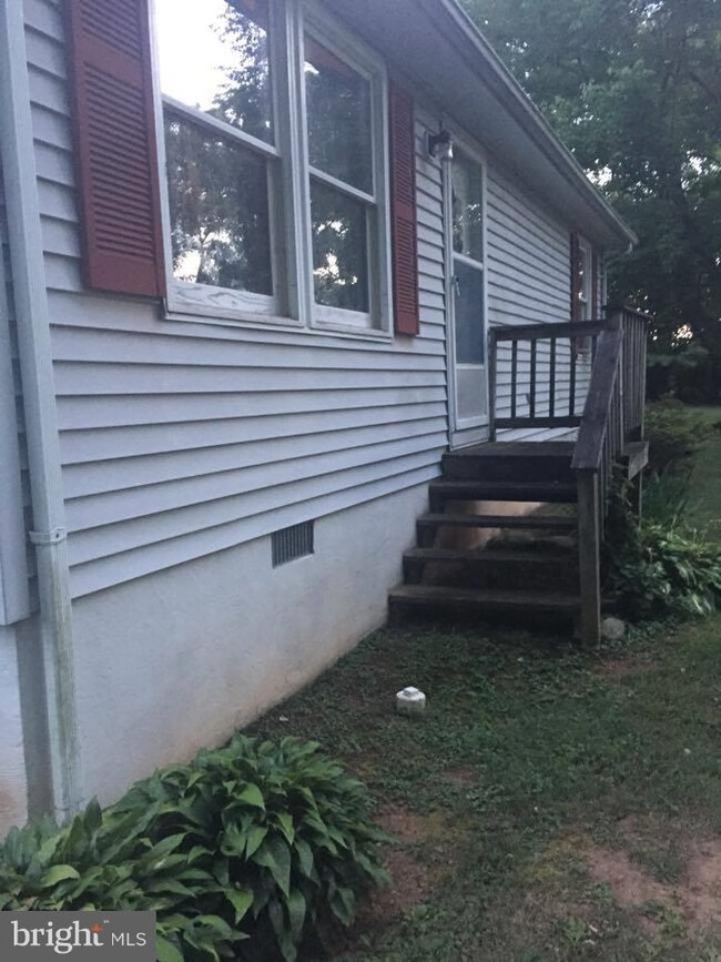 13248 Mitchell Rd, Mitchells, VA 22729 - photo 4