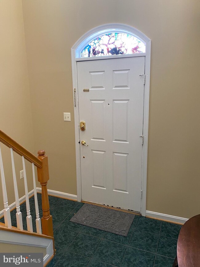 13162 Diamond Mill Dr, Herndon, VA 20171 - photo 2