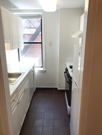21 Charter St unit 301, Boston, MA 02113 - photo 6