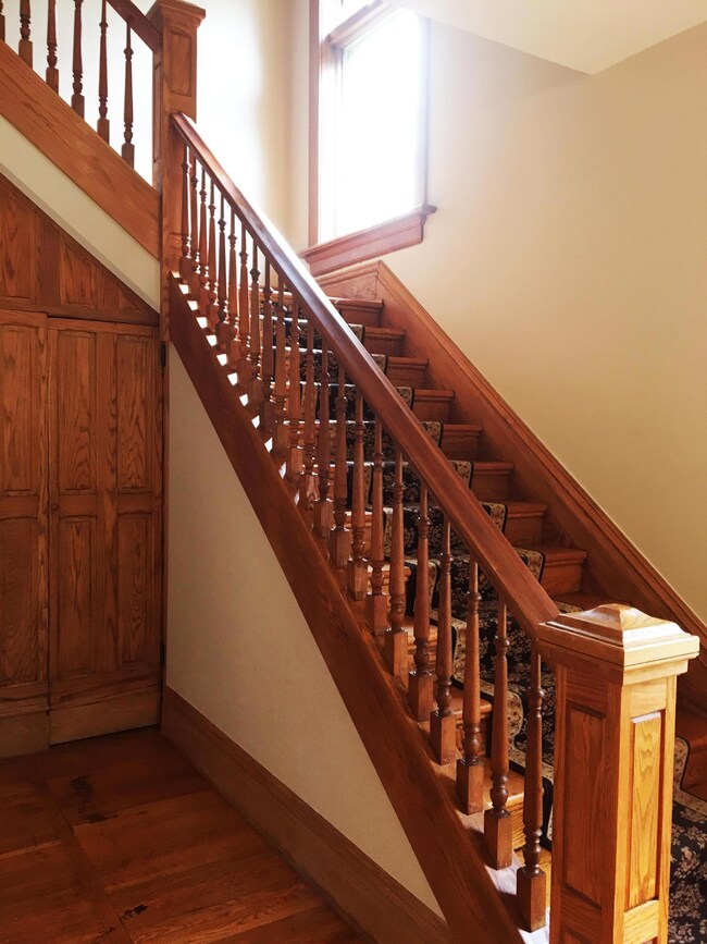 1029 Bryden Rd, Columbus, OH 43205 - photo 6