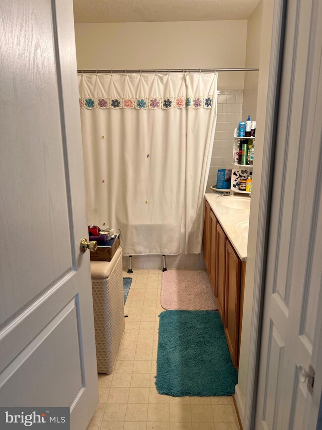 9806 Feathertree Terrace unit A, Montgomery Village, MD 20886 - photo 4