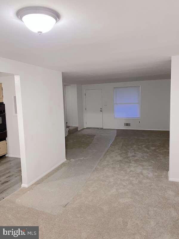 1027 Foxcroft Ln, Essex, MD 21221 - photo 5