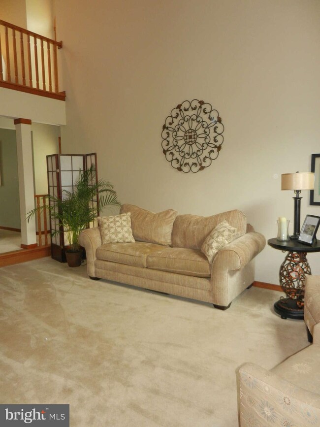 8527 Hill Spring Dr, Lutherville Timonium, MD 21093 - photo 3