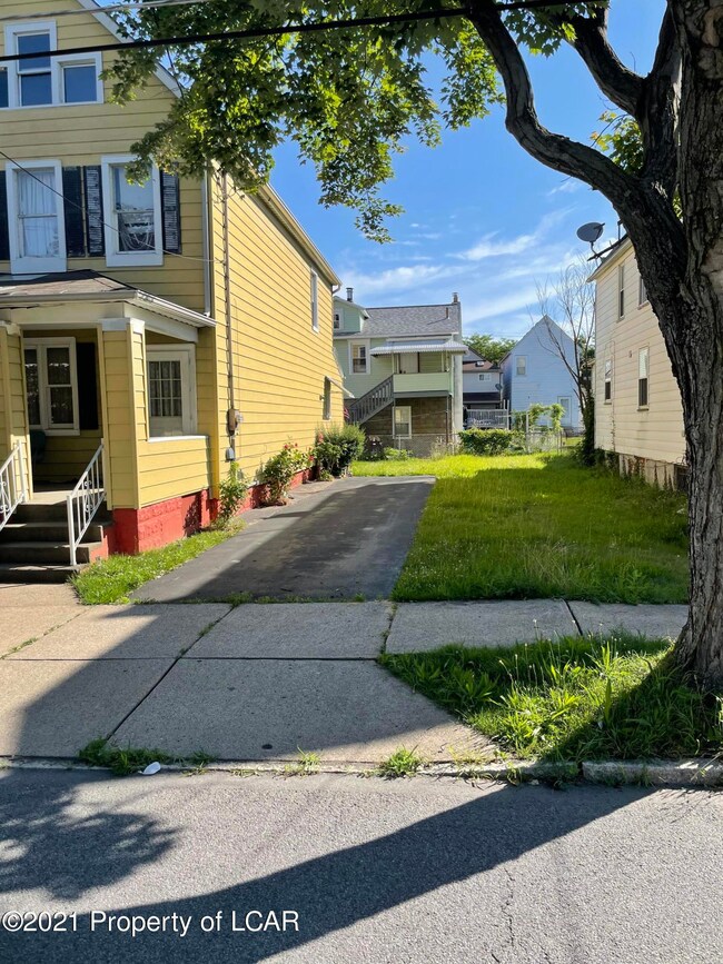 35 Corlear St, Wilkes Barre, PA 18702 - photo 2