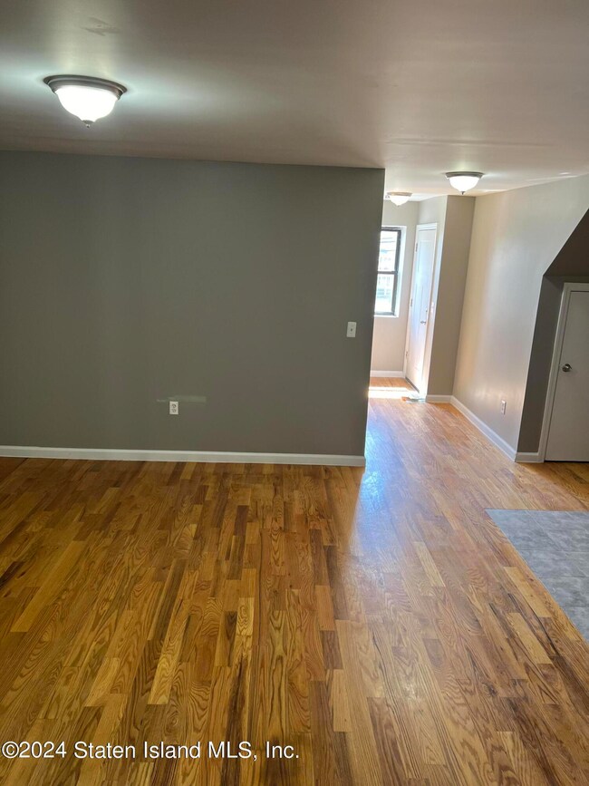 326 Nicholas Ave unit 2, Staten Island, NY 10302 - photo 4