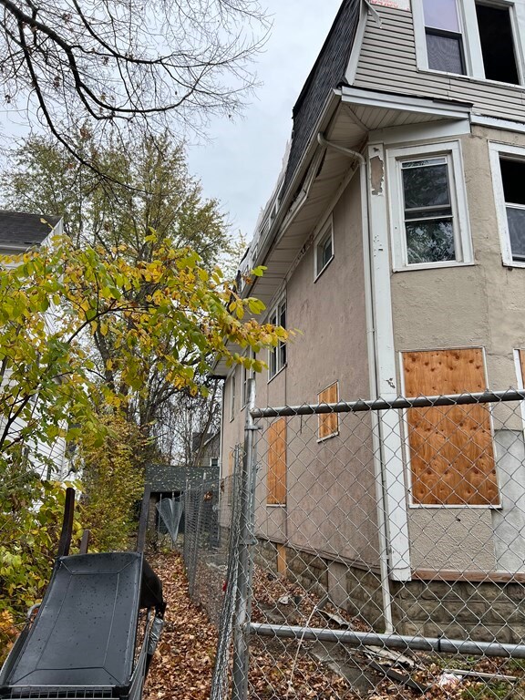 81 Fairview Ave, West Springfield, MA 01089 - photo 3