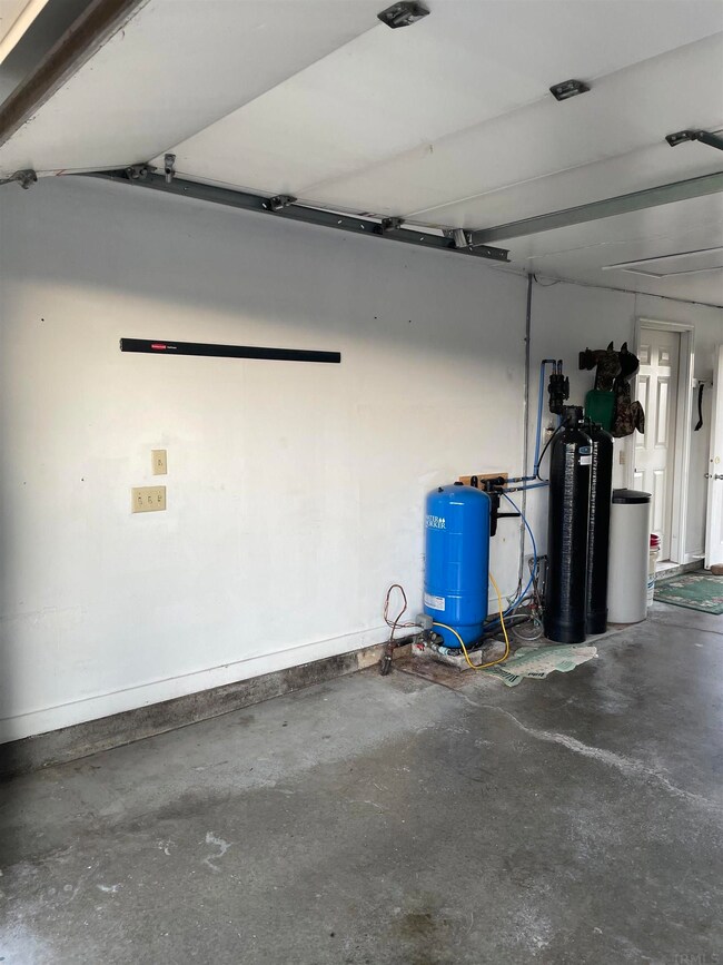 11536 Antwerp Rd, Grabill, IN 46741 - photo 4