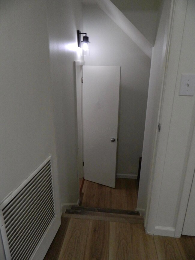 1975 Dunbar Dr unit A, Columbus, OH 43224 - photo 6