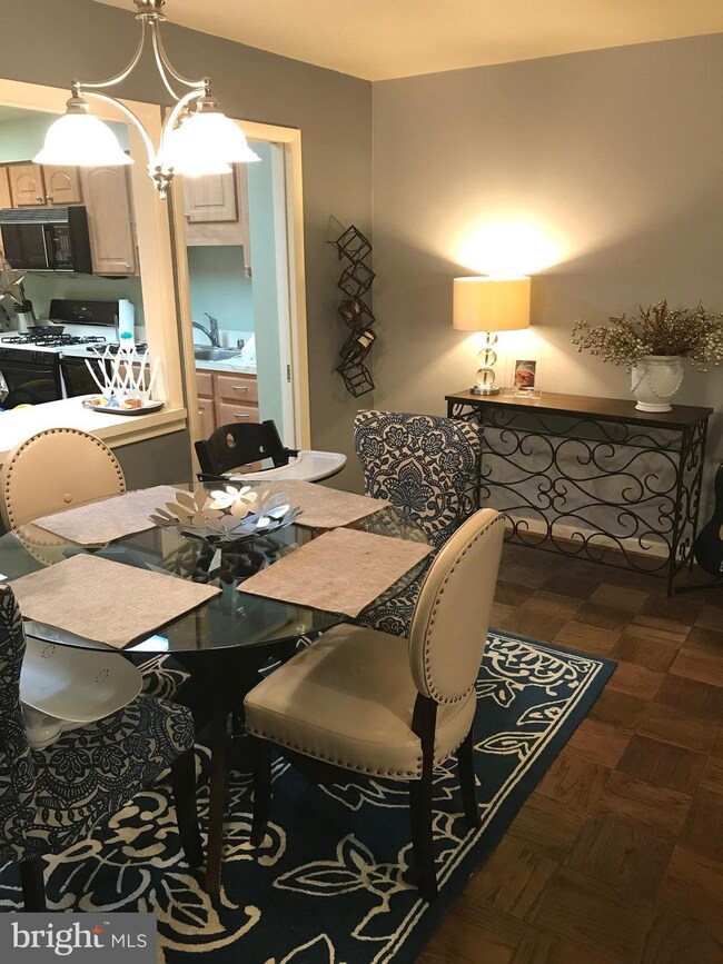 3853 Steppes Ct, Falls Church, VA 22041 - photo 5