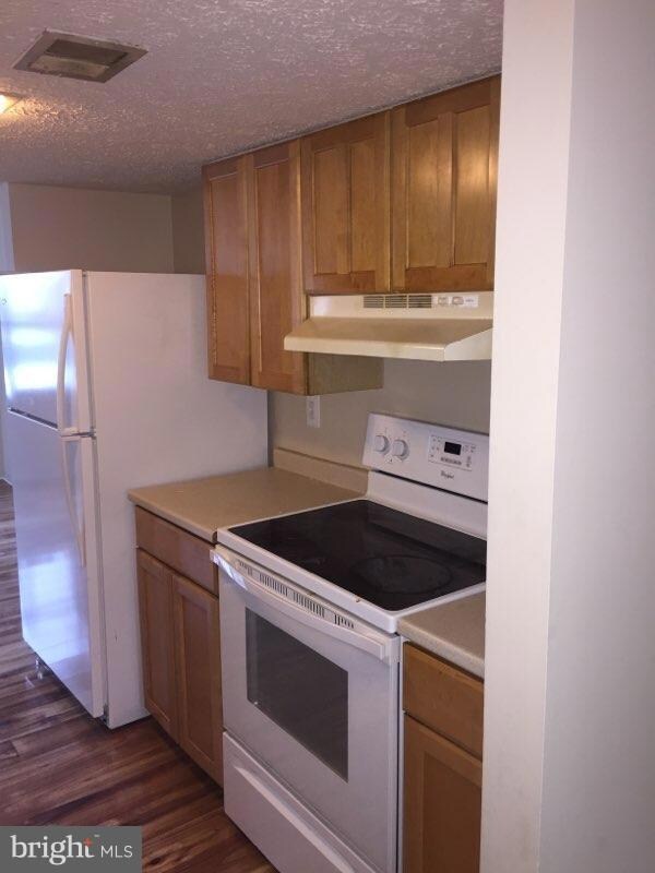 8038 Steeple Chase Ct, Springfield, VA 22153 - photo 6