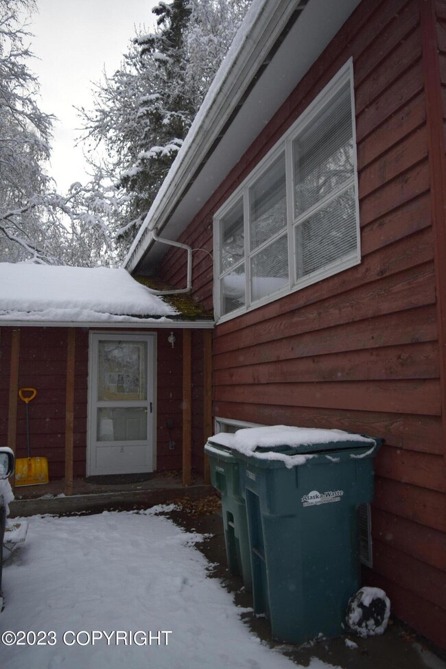 618 W 75th Ave unit A, Anchorage, AK 99518 - photo 2