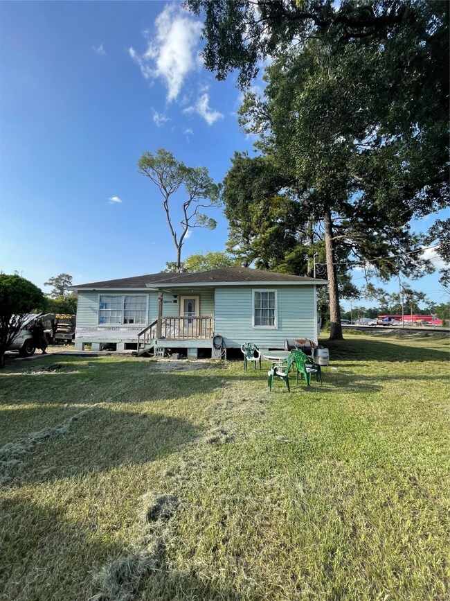 4825 Downs Ln, Houston, TX 77093 - photo 2