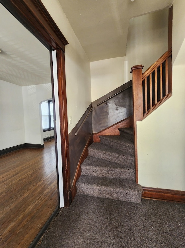 unlisted-address, Chicago, IL 60630 - photo 2