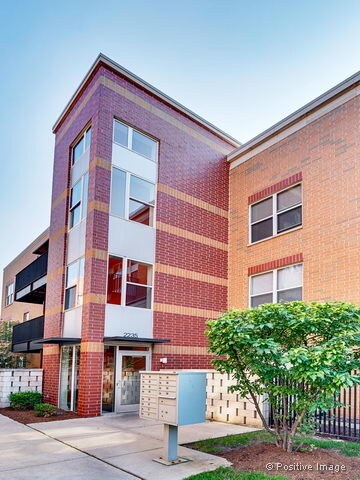 2235 W Maypole Ave unit 101, Chicago, IL 60612 - photo 7