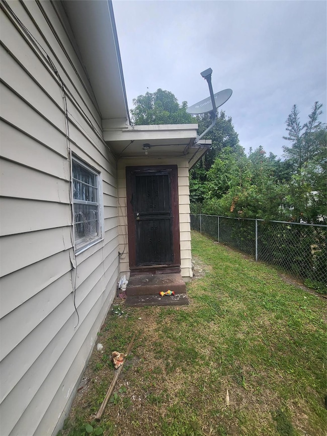 Master bedroom with Walk-in Closet and separate entrance!