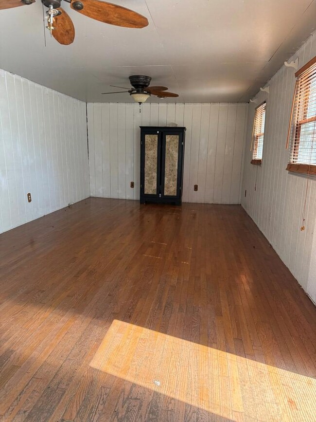 408 Jamison St SW, Abingdon, VA 24210 - photo 6