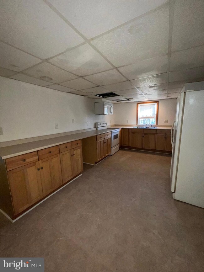 61 Murphy Rd, Harpers Ferry, WV 25425 - photo 5