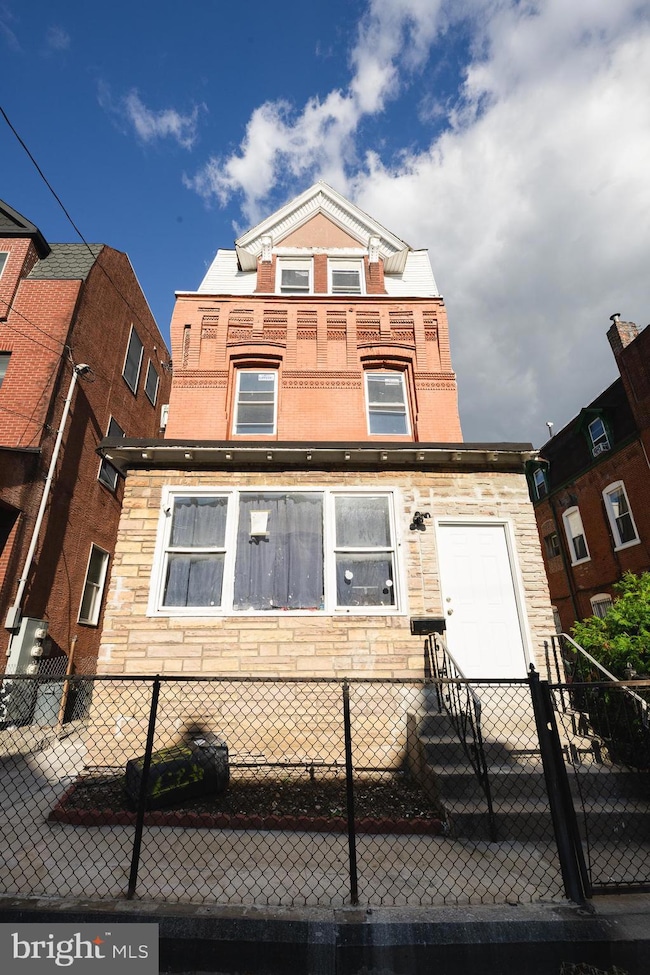 427 N 33rd St, Philadelphia, PA 19104 - photo 2