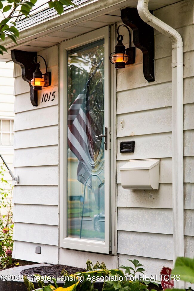 1015 Morgan St, Lansing, MI 48912 - photo 3